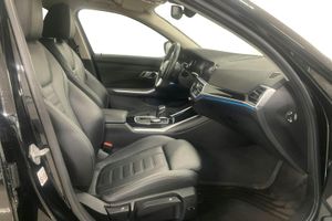 BMW 330 bild 7