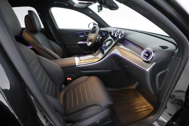Mercedes GLC300 bild 15