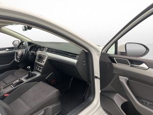 Volkswagen Passat bild 11