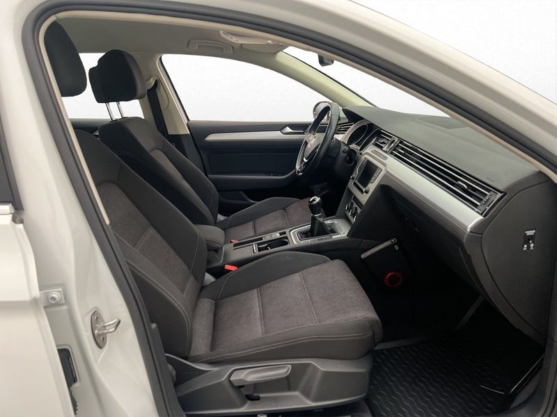 Volkswagen Passat bild 10