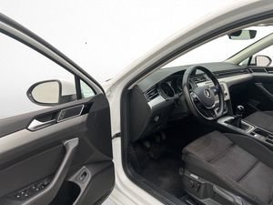 Volkswagen Passat bild 15