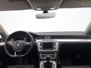Volkswagen Passat bild 13