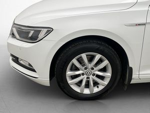 Volkswagen Passat bild 24