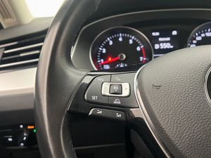 Volkswagen Passat bild 22