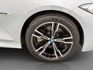 BMW 330 bild 36
