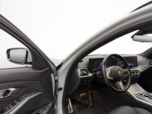 BMW 330 bild 15