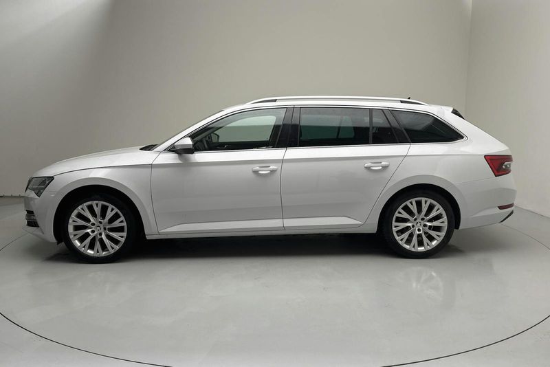 Skoda Superb bild 2
