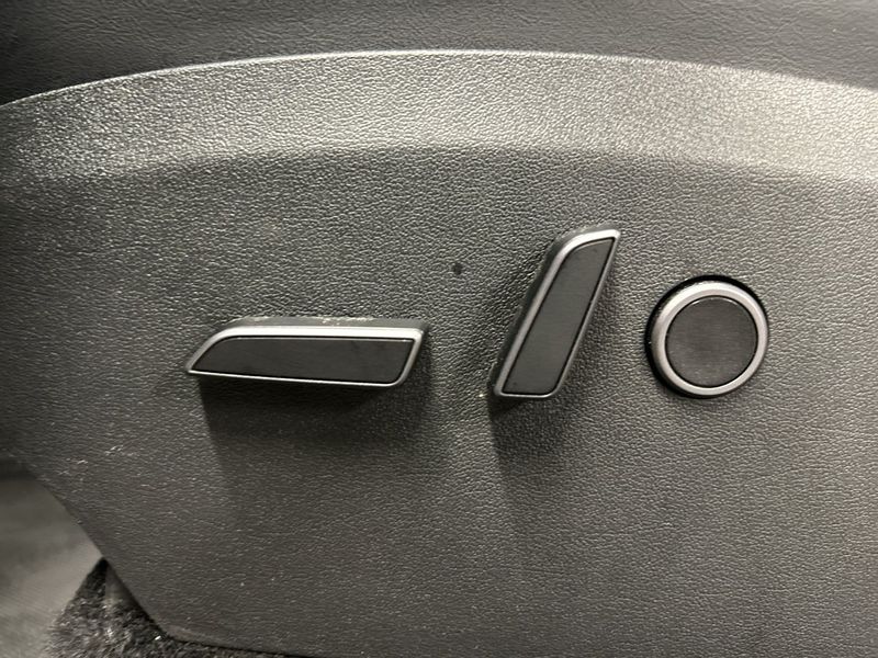 Tesla Model Y bild 20