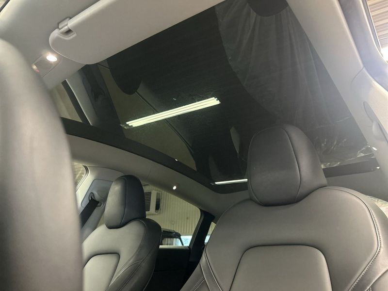 Tesla Model Y bild 22