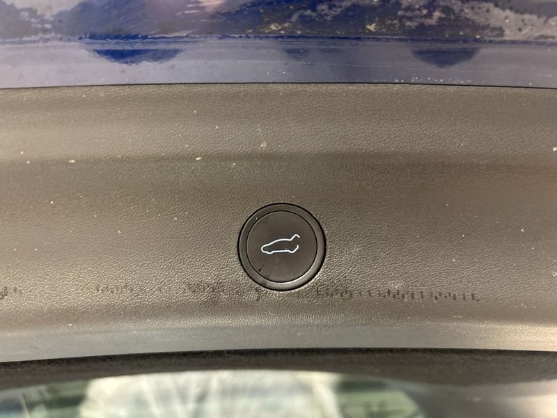 Tesla Model Y bild 21