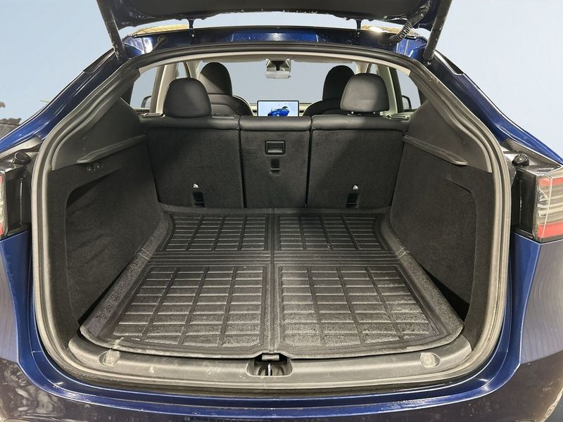 Tesla Model Y bild 12