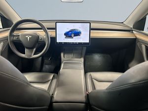 Tesla Model Y bild 8