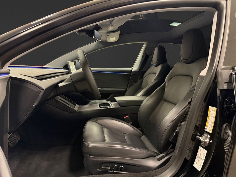Tesla Model 3 bild 8