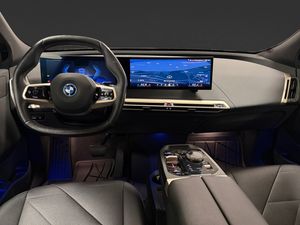 BMW iX bild 12