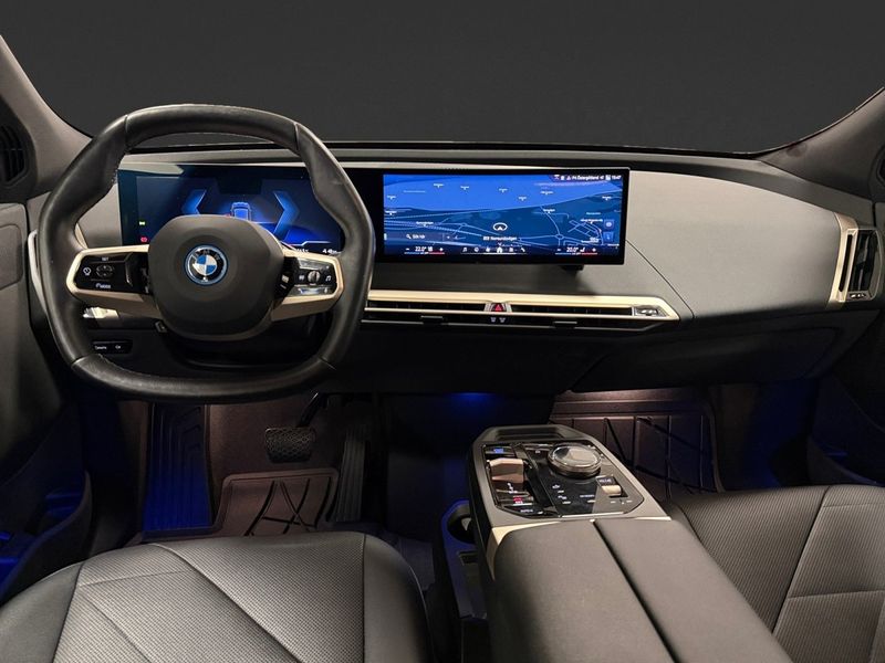 BMW iX bild 12
