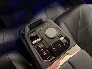 BMW iX bild 13