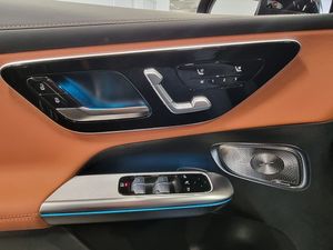Mercedes GLC300 bild 15