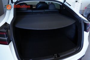 Tesla Model Y bild 17