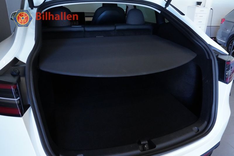 Tesla Model Y bild 17