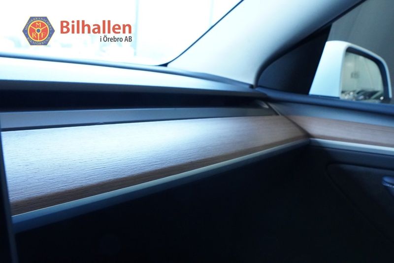 Tesla Model Y bild 19