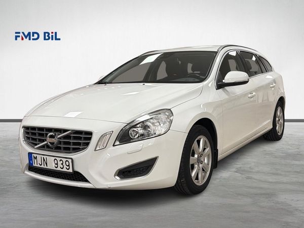 Volvo V60 D3 163HK MOMENTUM DRGKROK P-SENSORER D-VÄRMARE 1-ÄGARE - 2012