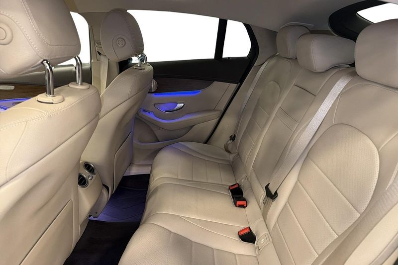 Mercedes GLC300 bild 10