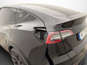 Tesla Model Y bild 32