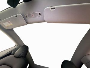 Tesla Model Y bild 17