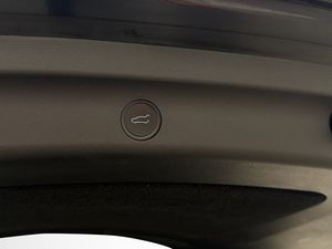 Tesla Model Y bild 18