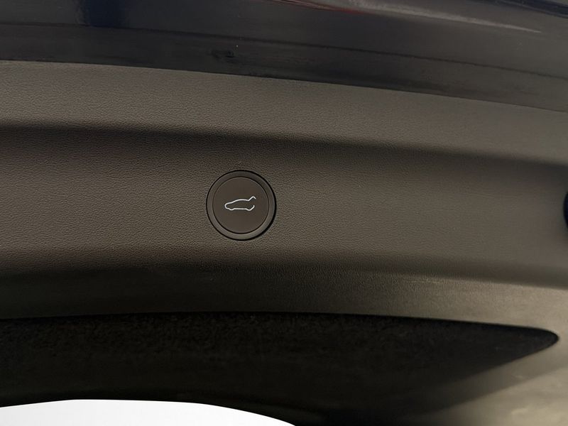 Tesla Model Y bild 18