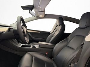 Tesla Model Y bild 13