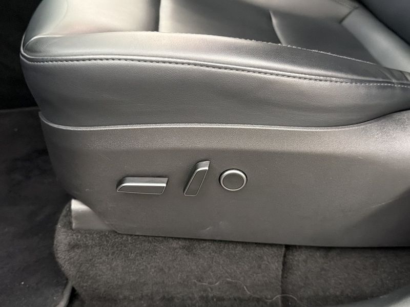 Tesla Model Y bild 21