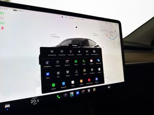 Tesla Model Y bild 28