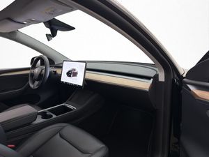 Tesla Model Y bild 16