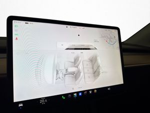 Tesla Model Y bild 27