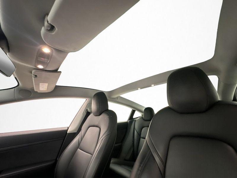 Tesla Model 3 bild 15