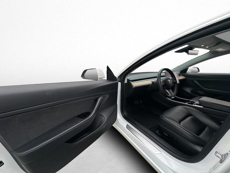 Tesla Model 3 bild 12