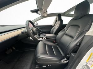 Tesla Model 3 bild 13