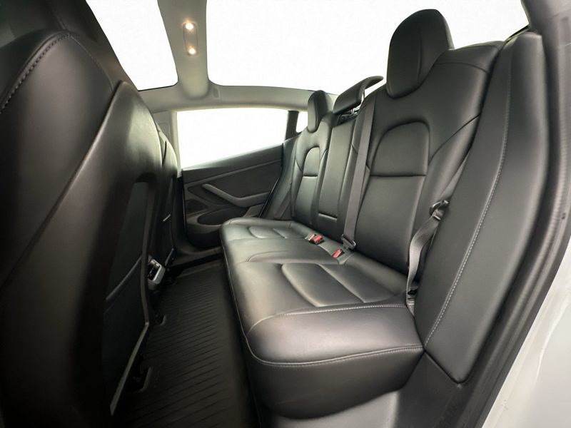 Tesla Model 3 bild 18