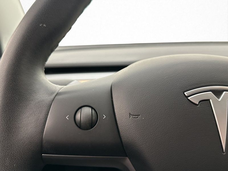 Tesla Model 3 bild 29