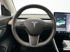 Tesla Model 3 bild 21