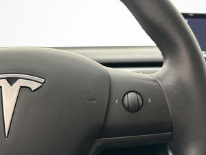 Tesla Model 3 bild 30