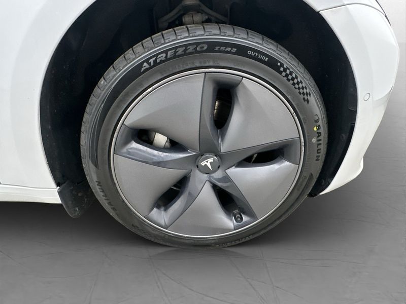 Tesla Model 3 bild 11