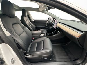 Tesla Model 3 bild 16