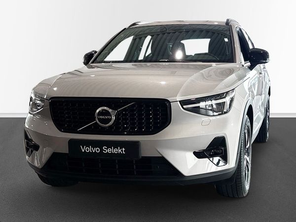 Volvo XC40 B4 FWD Bensin Plus Dark - 2025