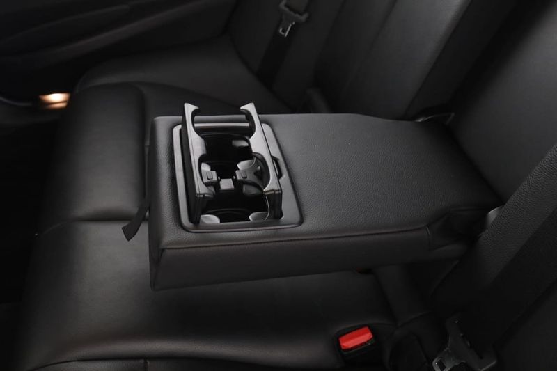 BMW 320 bild 38