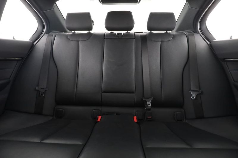 BMW 320 bild 16