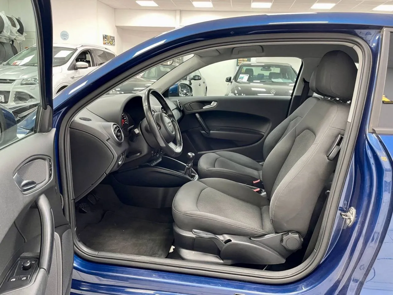 Vehicle image 11