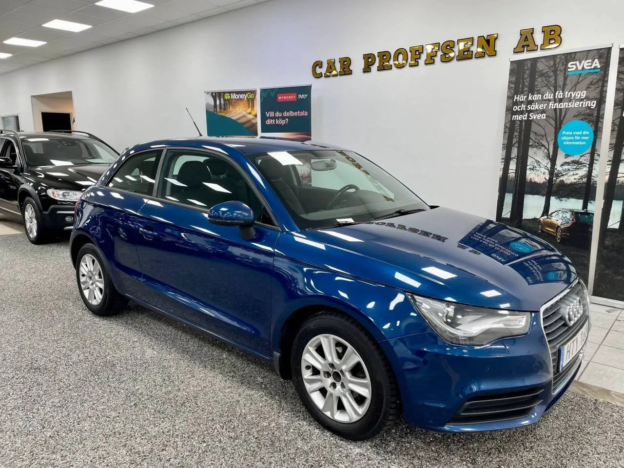 Vehicle image 16