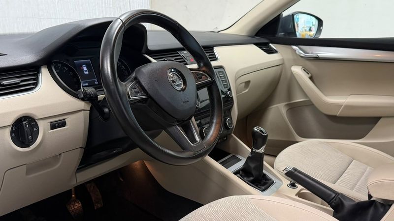 Skoda Octavia bild 9